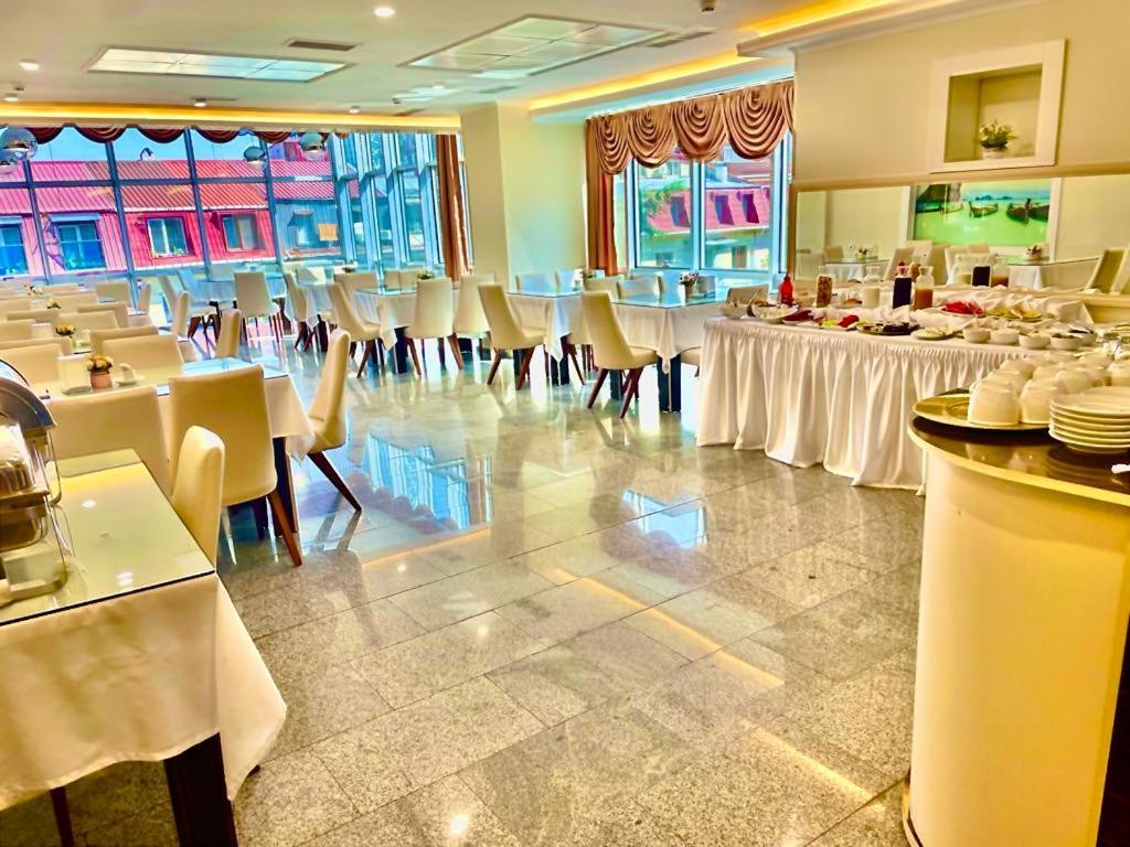 Hotel Argo Batumi Esterno foto